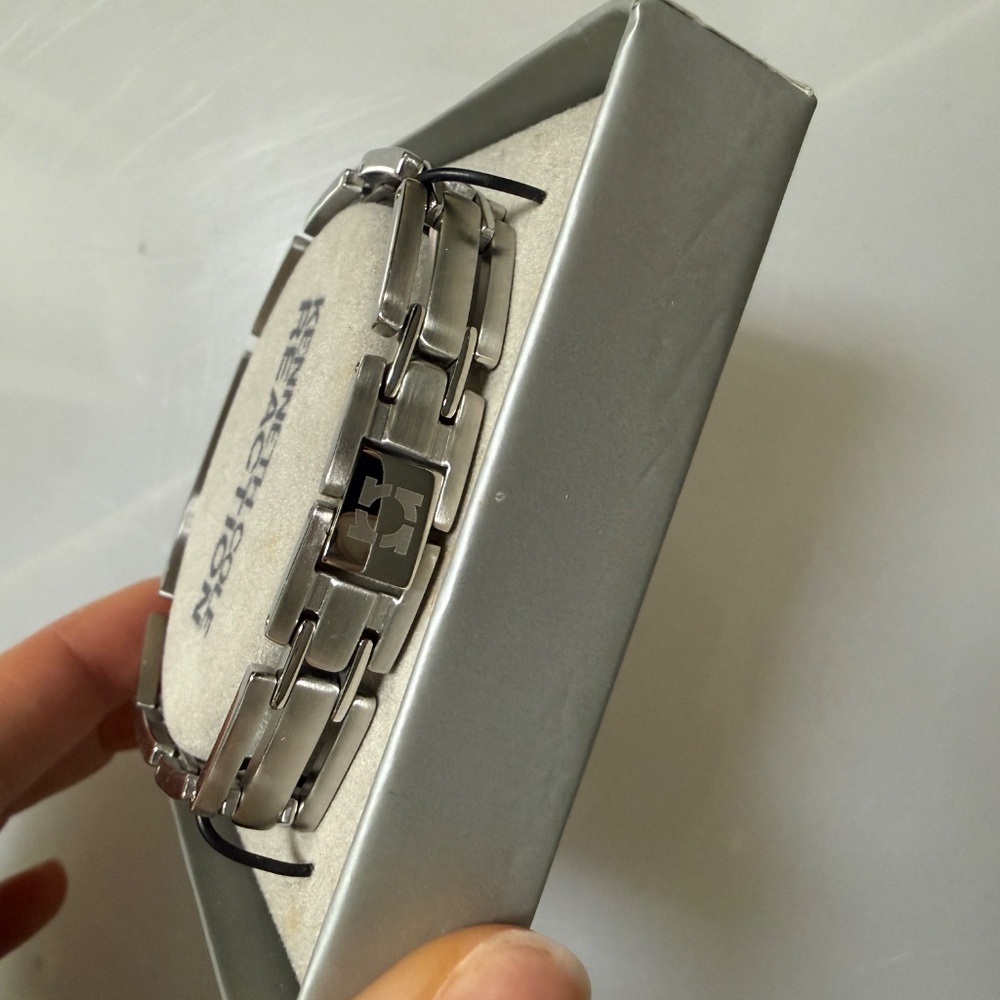 Kenneth Cole Reaction bracelet